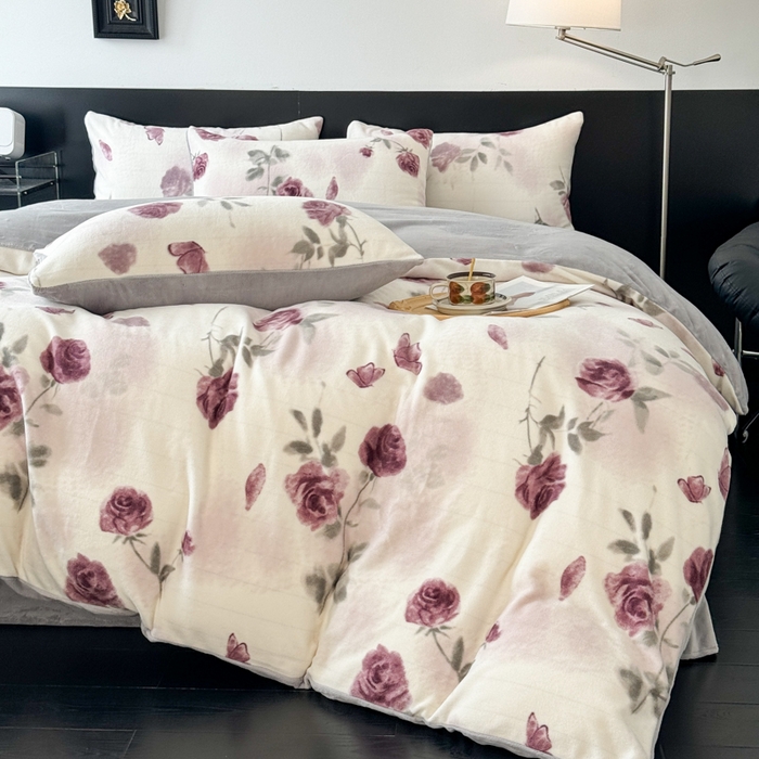 91家纺网 家纺一手货源 找家纺 （总）子曰 2025新款A类高克重蒂肤绒羊绒保暖印花四件套