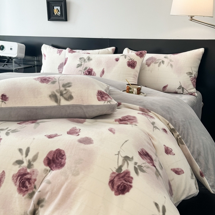 91家纺网 家纺一手货源 找家纺 （总）子曰 2025新款A类高克重蒂肤绒羊绒保暖印花四件套