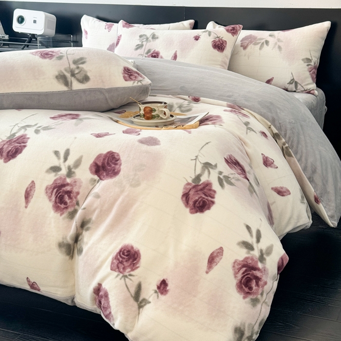 91家纺网 家纺一手货源 找家纺 （总）子曰 2025新款A类高克重蒂肤绒羊绒保暖印花四件套