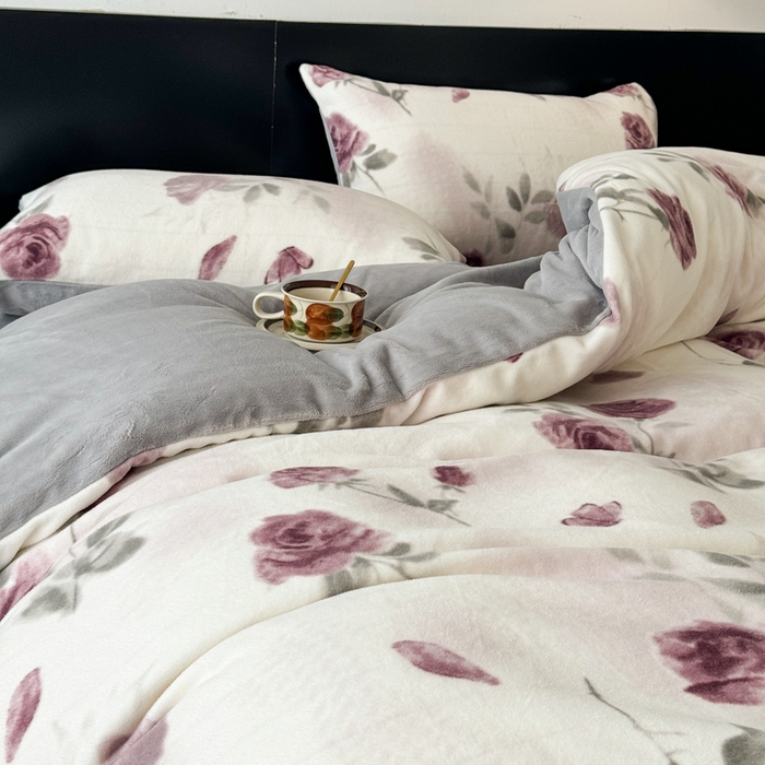 91家纺网 家纺一手货源 找家纺 （总）子曰 2025新款A类高克重蒂肤绒羊绒保暖印花四件套