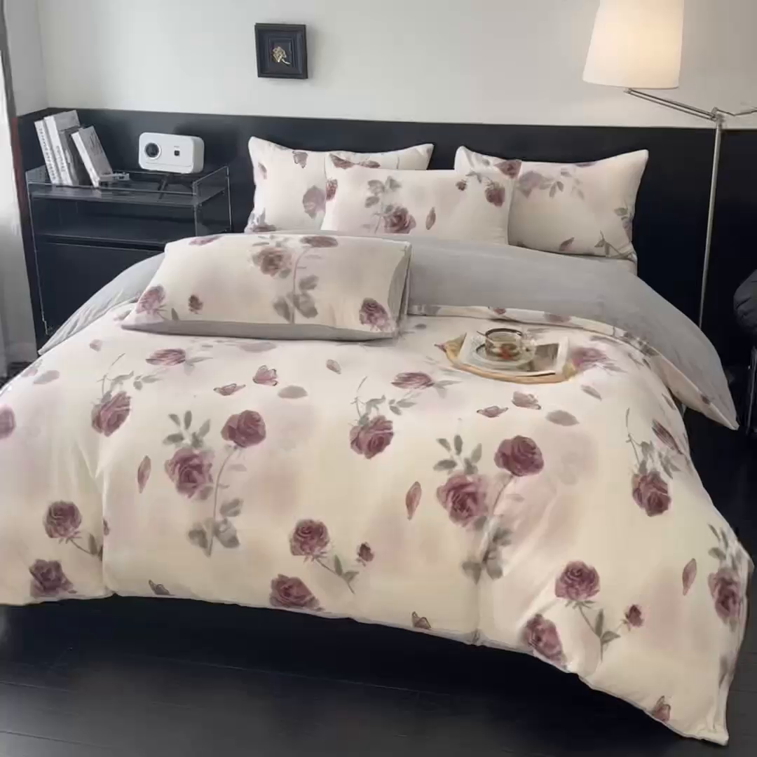 91家纺网 家纺一手货源 找家纺 （总）子曰 2025新款A类高克重蒂肤绒羊绒保暖印花四件套