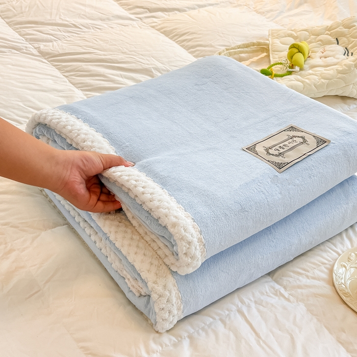 91家纺网 家纺一手货源 找家纺 眠博士 2025新款高克重牛奶绒轻奢大包边毛毯被套 轻奢毛毯-雾霾蓝