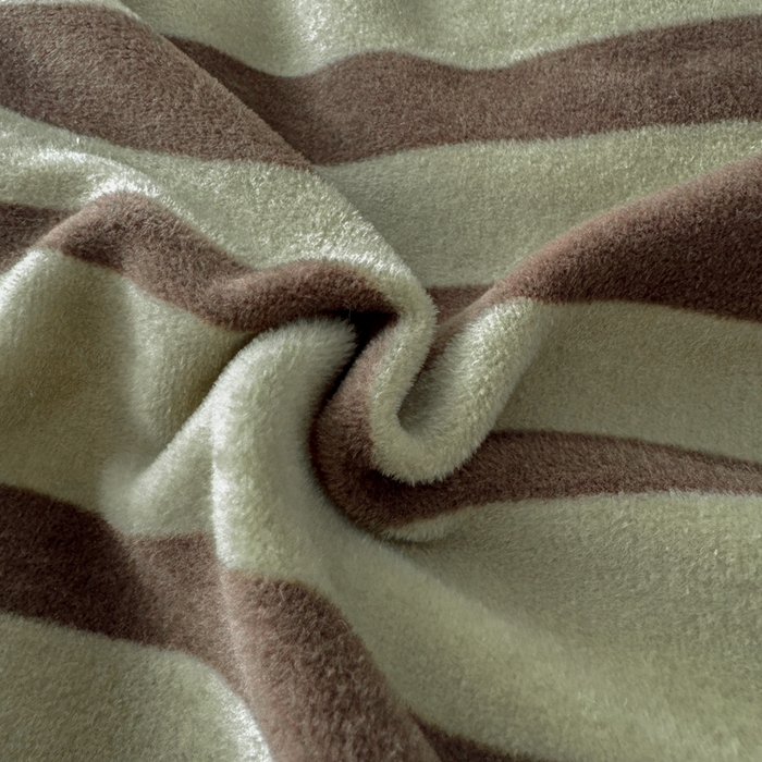 91家纺网 家纺一手货源 找家纺 子曰 2025新款A类高克重蒂肤绒羊绒保暖印花四件套 绿条纹-棕