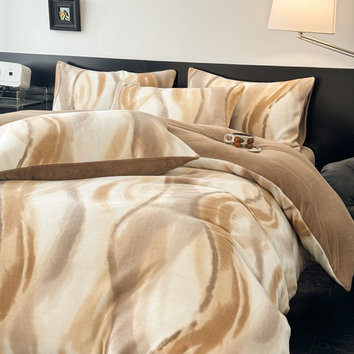 91家纺网 家纺一手货源 找家纺 子曰 2025新款A类高克重蒂肤绒羊绒保暖印花四件套 沐光-咖