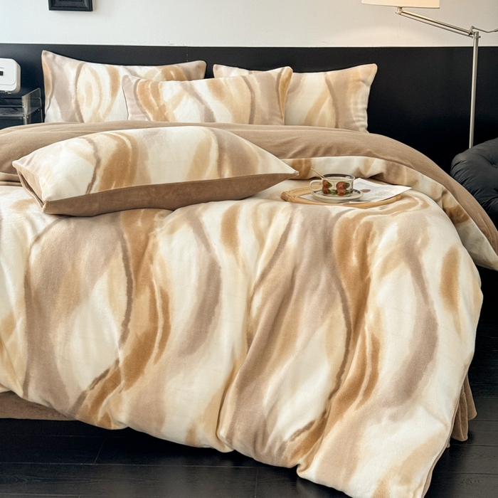 91家纺网 家纺一手货源 找家纺 子曰 2025新款A类高克重蒂肤绒羊绒保暖印花四件套 沐光-咖