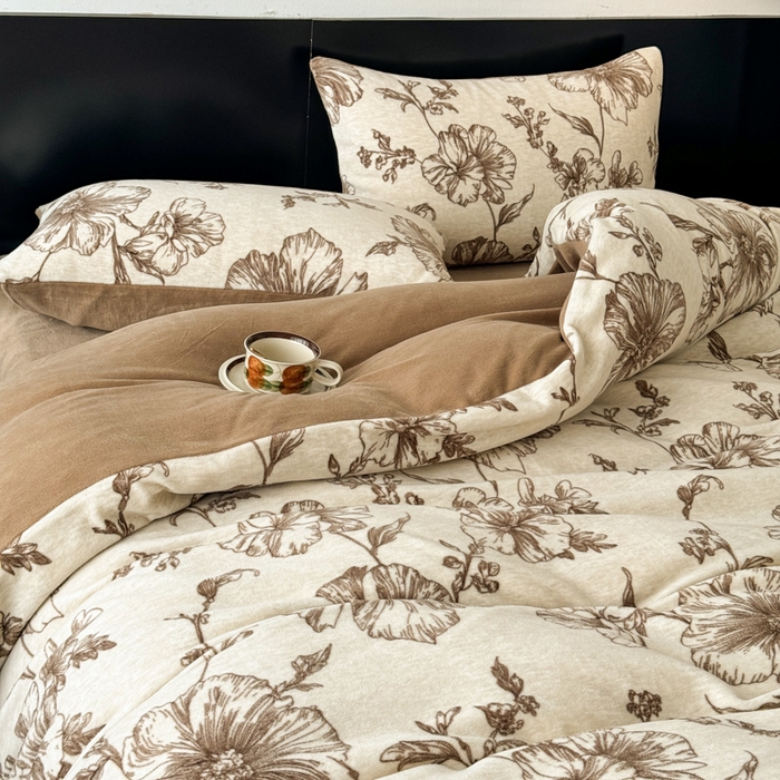 91家纺网 家纺一手货源 找家纺 子曰 2025新款A类高克重蒂肤绒羊绒保暖印花四件套 柔梦-咖