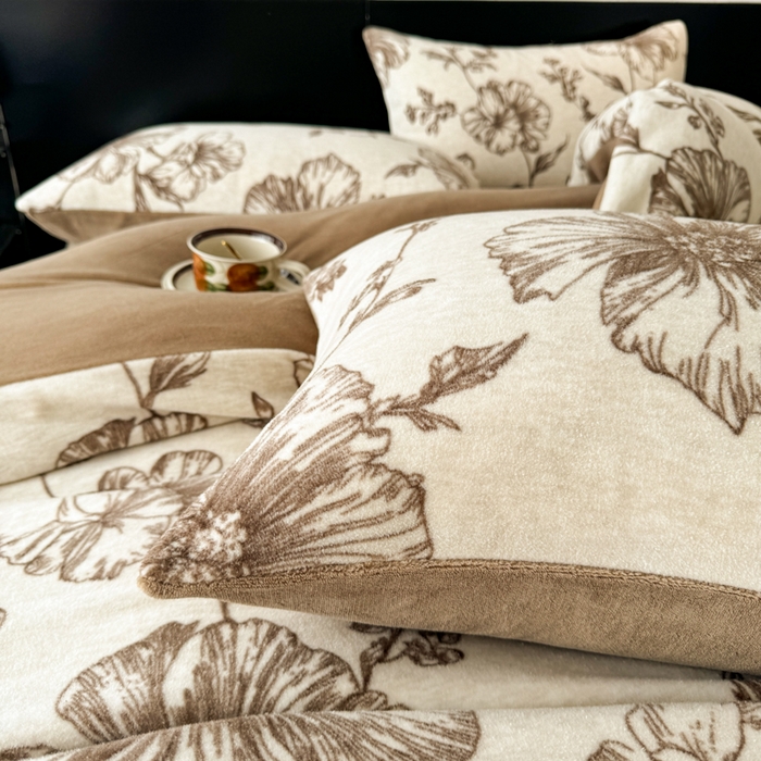 91家纺网 家纺一手货源 找家纺 子曰 2025新款A类高克重蒂肤绒羊绒保暖印花四件套 柔梦-咖