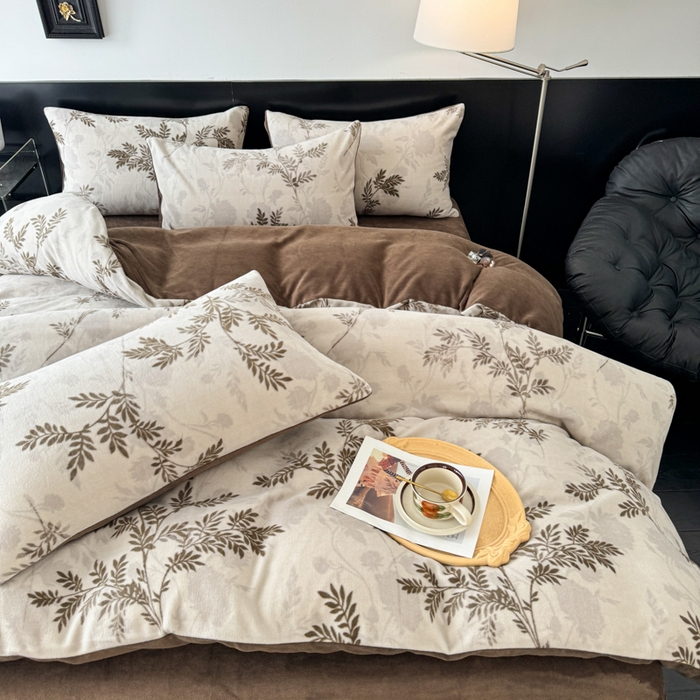 91家纺网 家纺一手货源 找家纺 子曰 2025新款A类高克重蒂肤绒羊绒保暖印花四件套 叶恋-棕