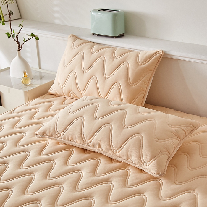 91家纺网 家纺一手货源 找家纺 盛眠家纺 2025新款水洗棉夹棉床笠-云汐 卡其