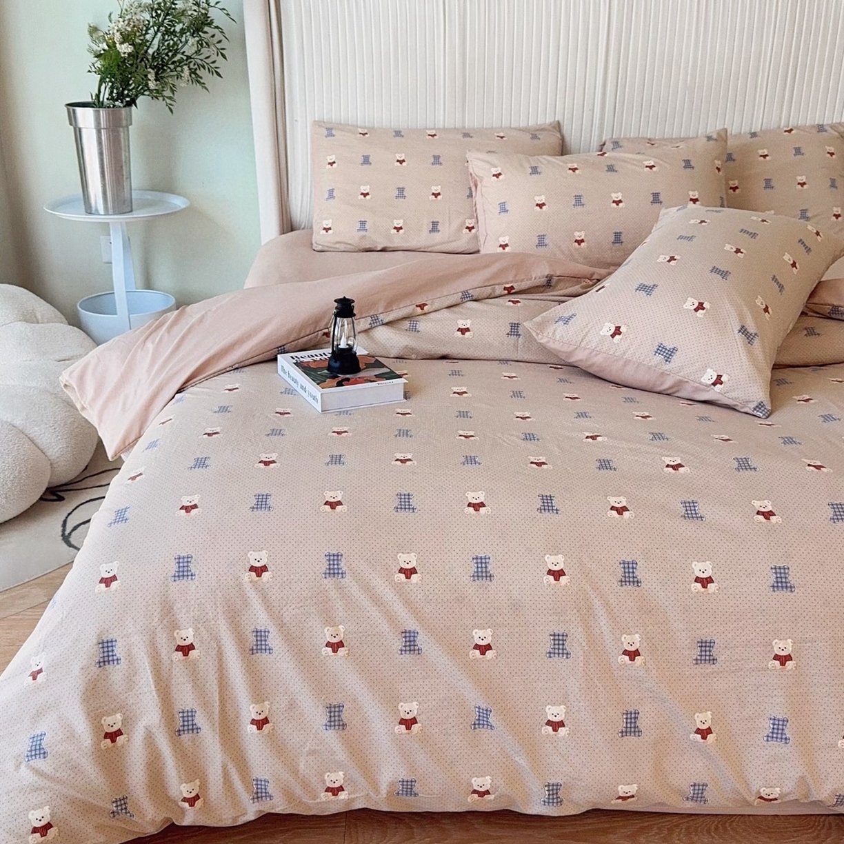 91家纺网 家纺一手货源 找家纺 兜米家居 2025新款古法水洗棉印花小清新四件套 波点小熊