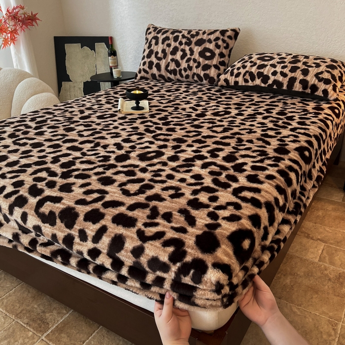 91家纺网 家纺一手货源 找家纺 子曰 2025新款加厚美拉德兔绒床笠 美拉德-豹纹咖