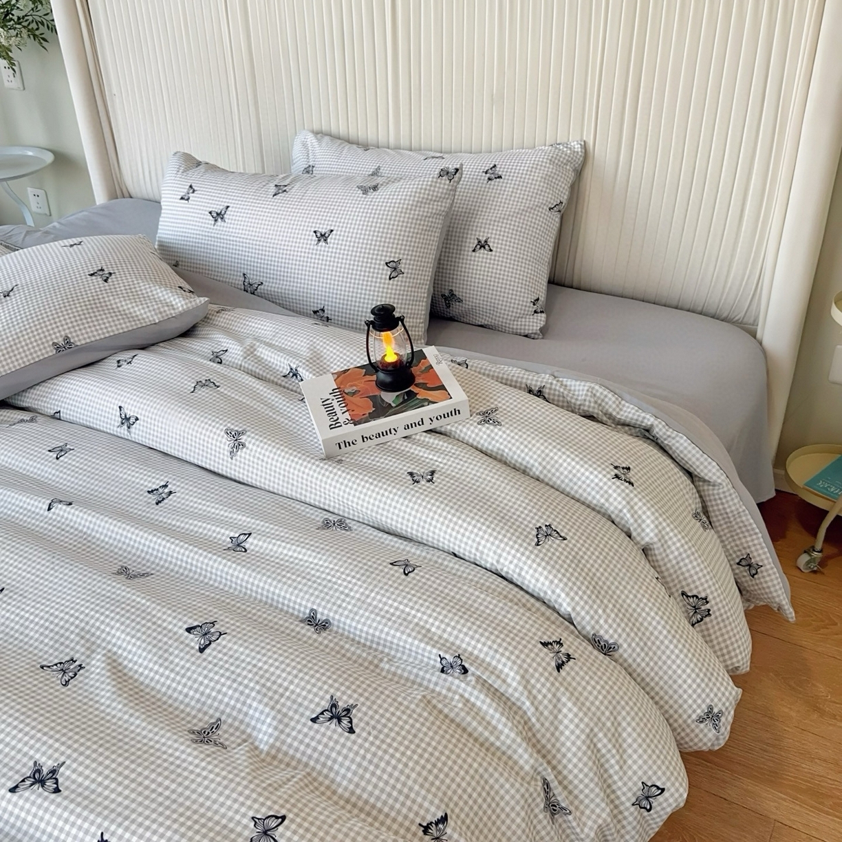 91家纺网 家纺一手货源 找家纺 兜米家居 2025新款古法水洗棉印花小清新四件套 格子蝴蝶