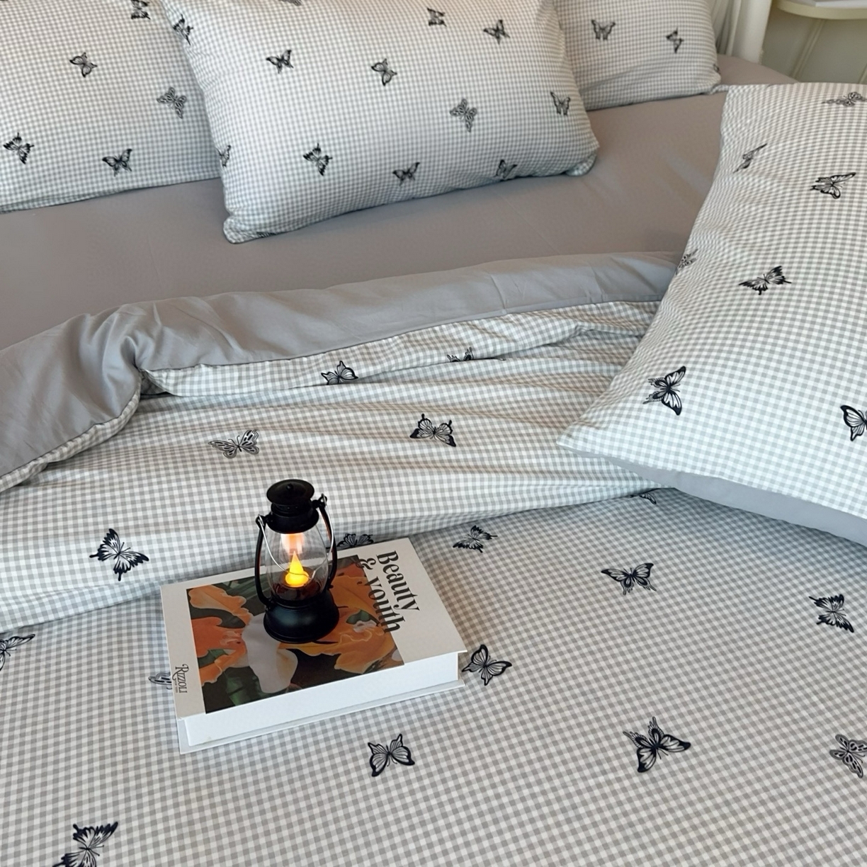 91家纺网 家纺一手货源 找家纺 兜米家居 2025新款古法水洗棉印花小清新四件套 格子蝴蝶