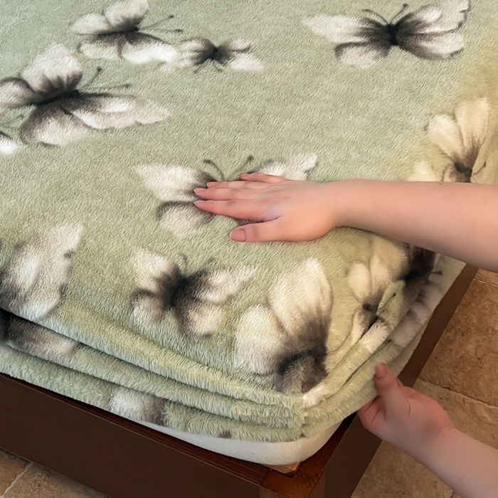91家纺网 家纺一手货源 找家纺 子曰 2025新款加厚美拉德兔绒床笠 美拉德-蝶舞绿