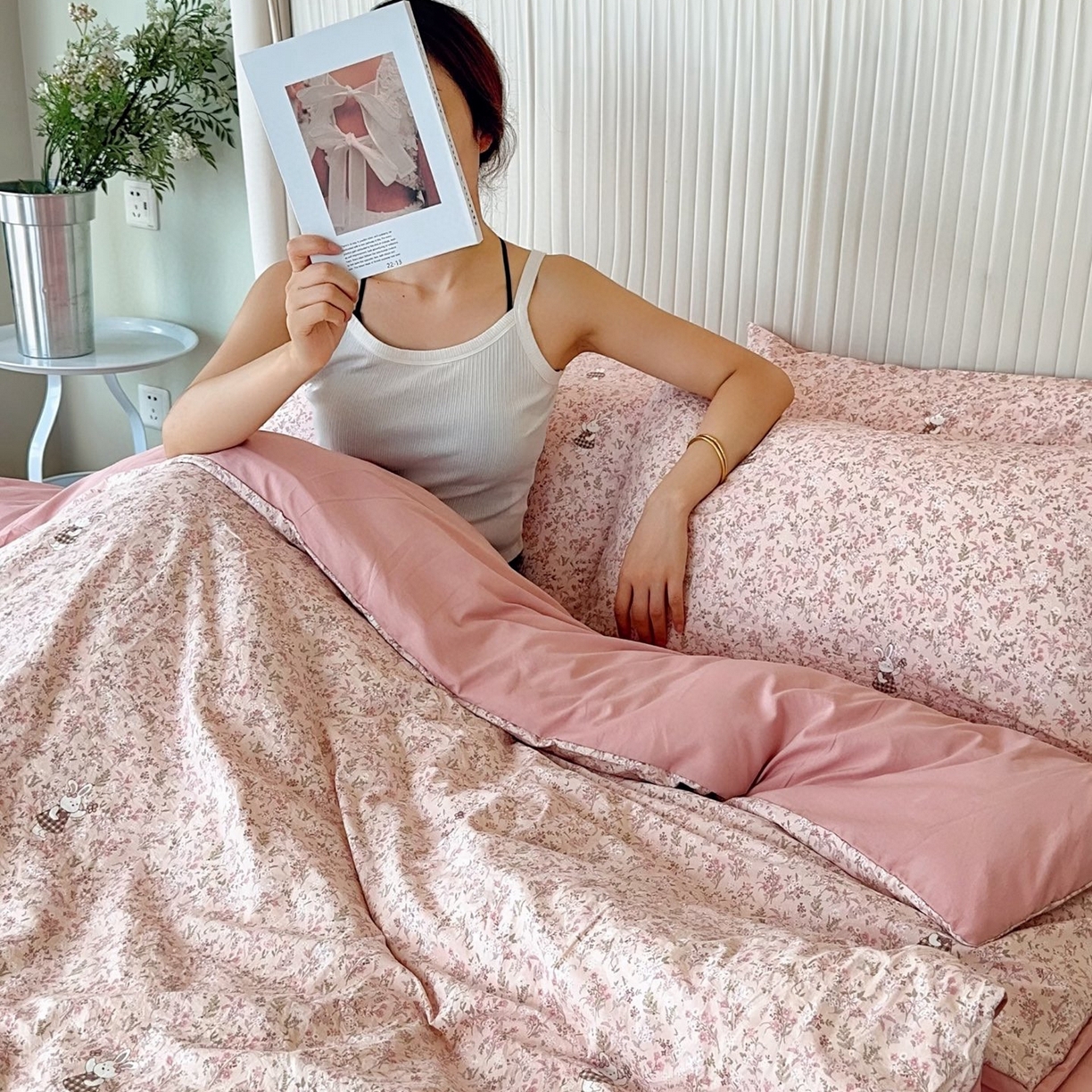 91家纺网 家纺一手货源 找家纺 兜米家居 2025新款古法水洗棉印花小清新四件套 花枝兔粉