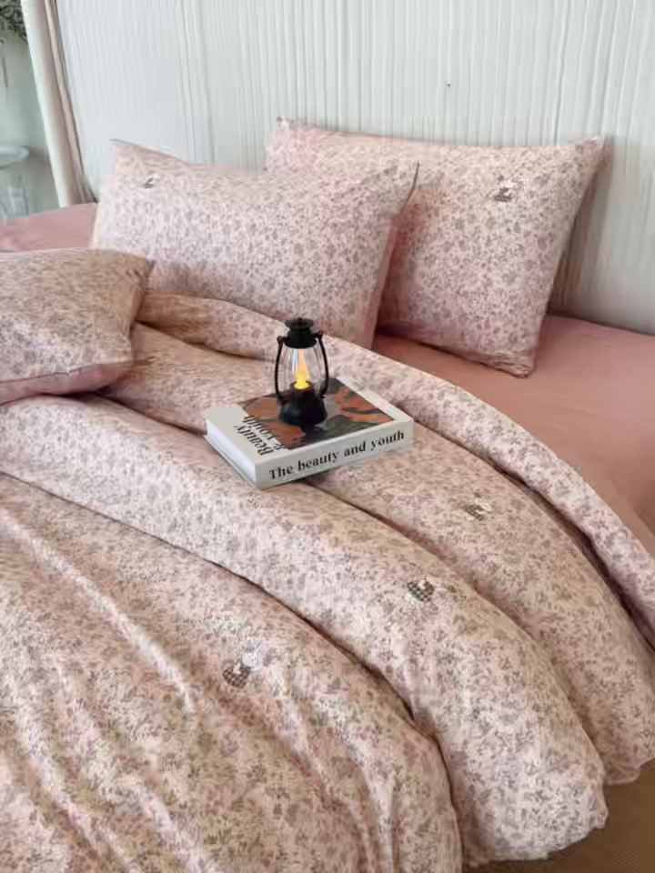 91家纺网 家纺一手货源 找家纺 兜米家居 2025新款古法水洗棉印花小清新四件套 花蕾