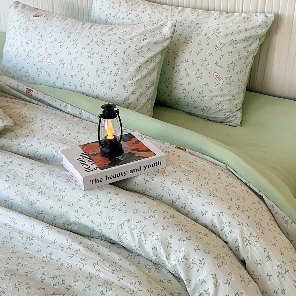 91家纺网 家纺一手货源 找家纺 兜米家居 2025新款古法水洗棉印花小清新四件套 绿叶小熊