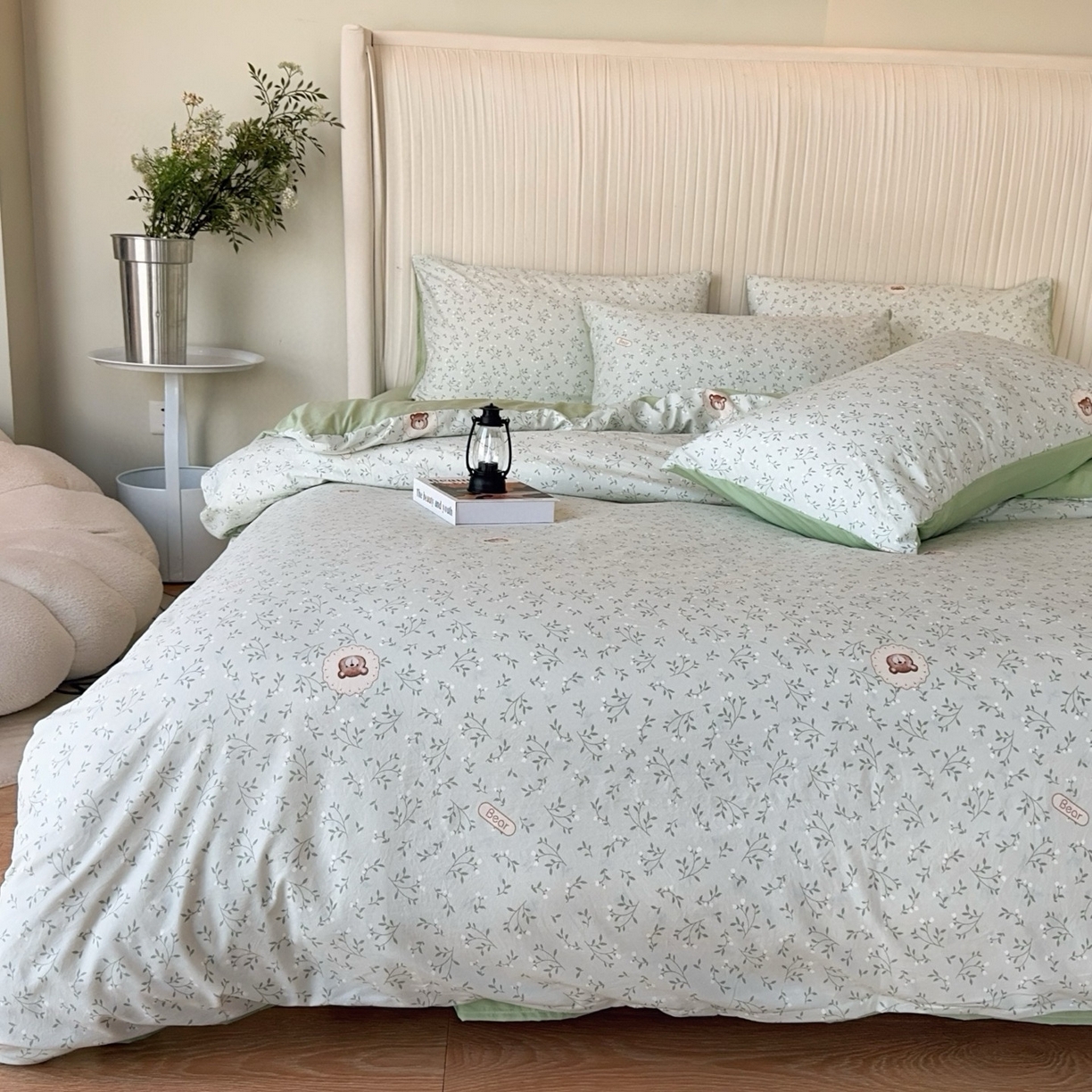91家纺网 家纺一手货源 找家纺 兜米家居 2025新款古法水洗棉印花小清新四件套 绿叶小熊