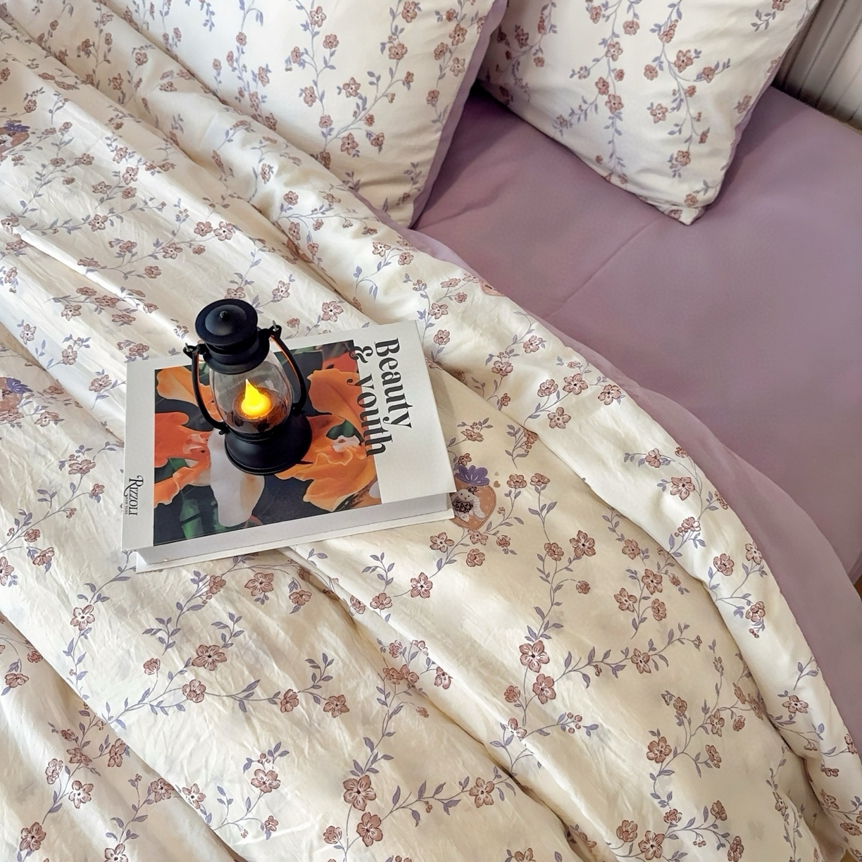 91家纺网 家纺一手货源 找家纺 兜米家居 2025新款古法水洗棉印花小清新四件套 唯美紫