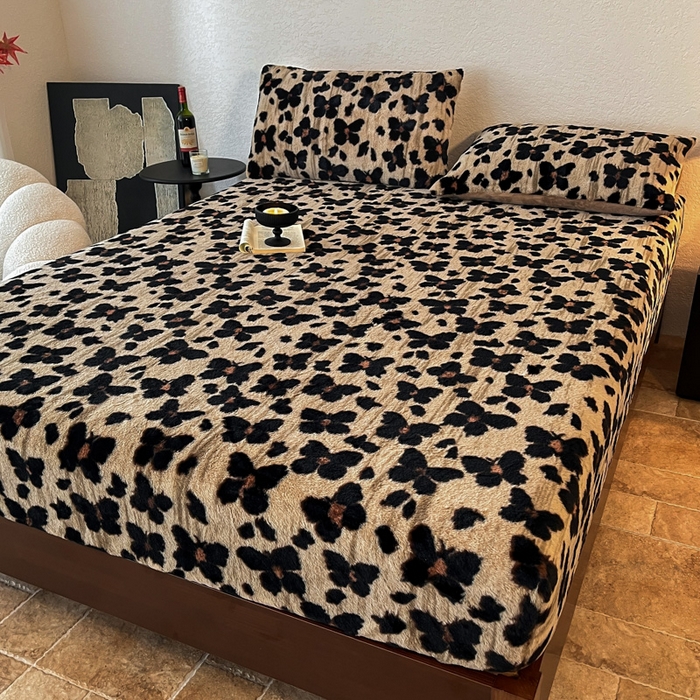 91家纺网 家纺一手货源 找家纺 子曰 2025新款加厚美拉德兔绒床笠 美拉德-小蝴蝶