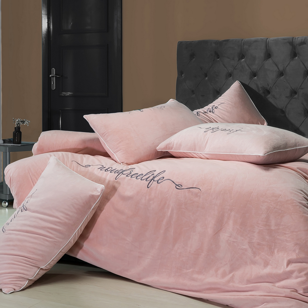 91家纺网 家纺一手货源 找家纺 （总）千朵森 2025新款杰西卡250克加厚高端锦丝绒四件套-风格一