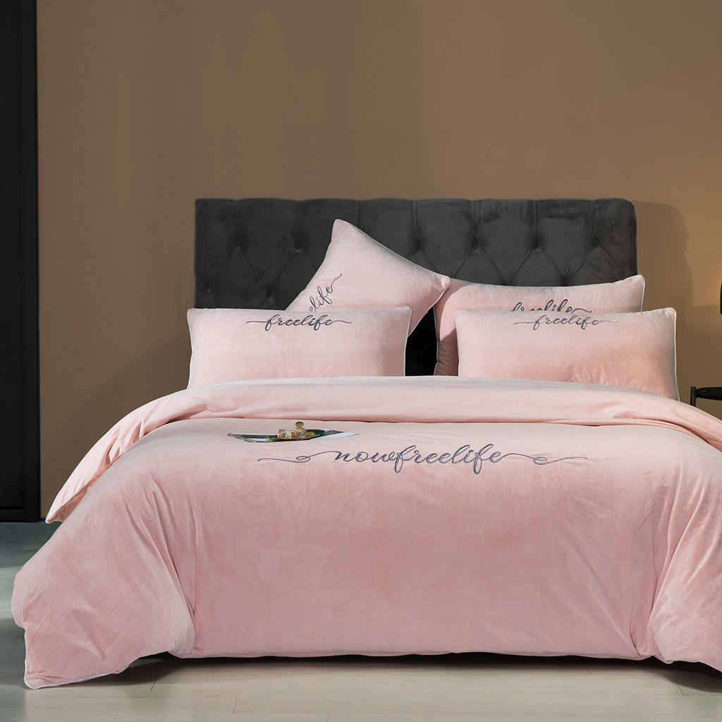 91家纺网 家纺一手货源 找家纺 （总）千朵森 2025新款杰西卡250克加厚高端锦丝绒四件套-风格一