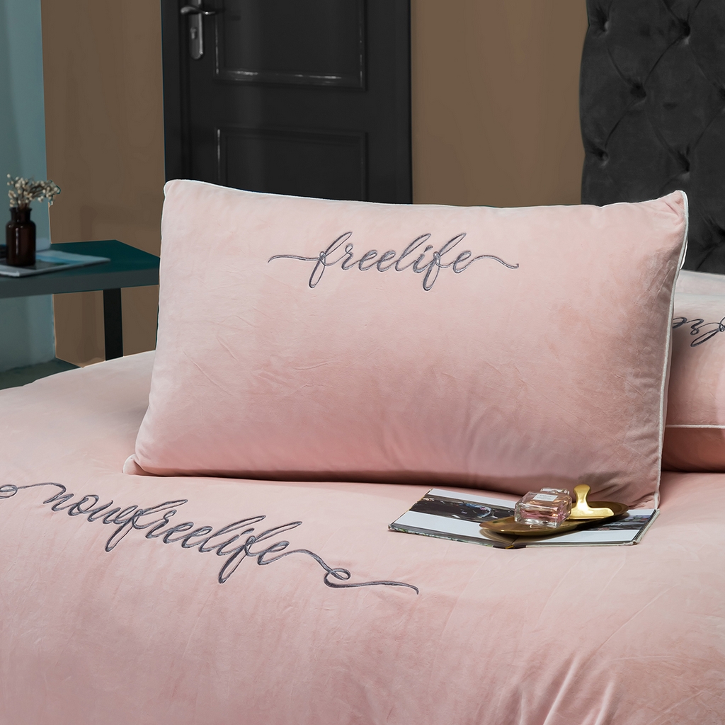 91家纺网 家纺一手货源 找家纺 千朵森 2025新款杰西卡250克加厚高端锦丝绒四件套-风格一 杰西卡-艾玉