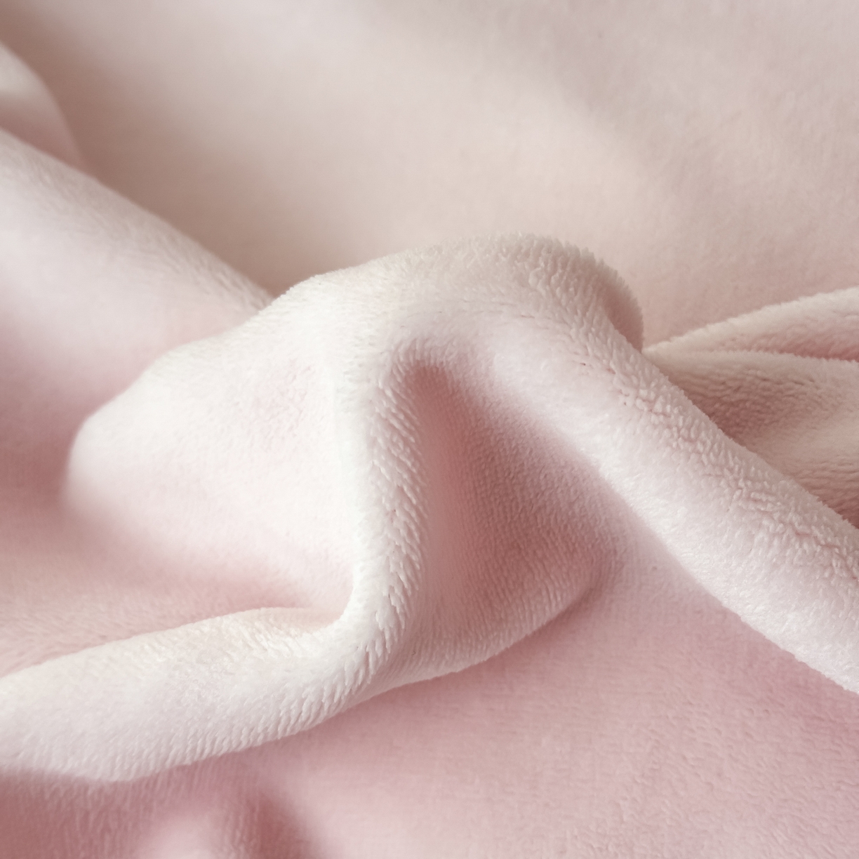 91家纺网 家纺一手货源 找家纺 KA家纺 2025新款冬轻奢刺绣款嵌绳大拼角牛奶绒四件套 轻奢牛奶绒-粉