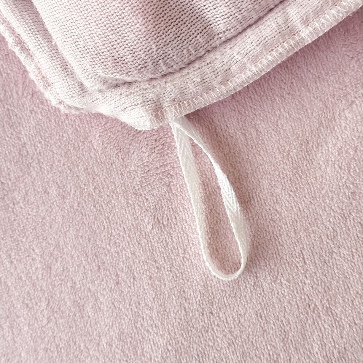 91家纺网 家纺一手货源 找家纺 KA家纺 2025新款冬轻奢刺绣款嵌绳大拼角牛奶绒四件套 轻奢牛奶绒-粉