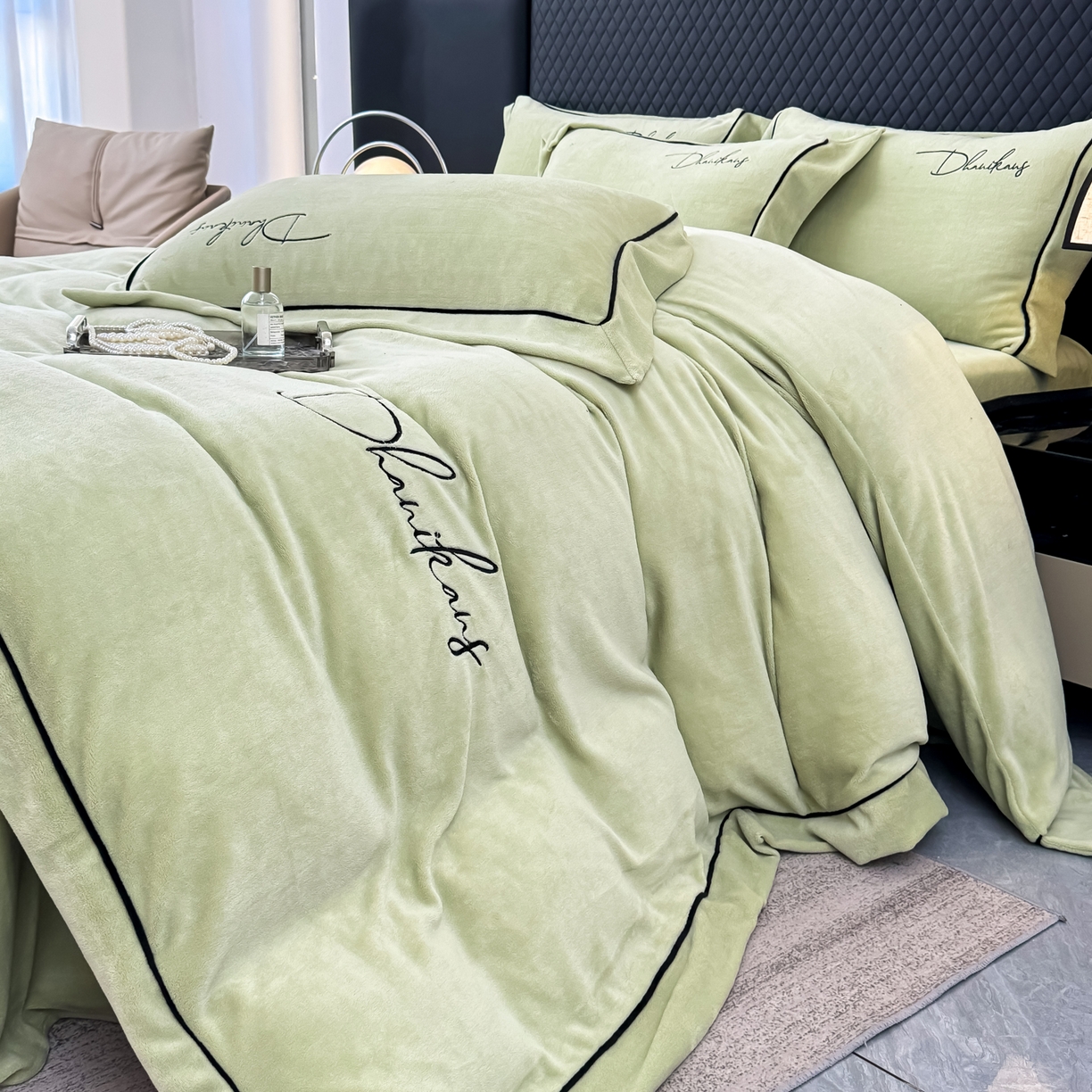 91家纺网 家纺一手货源 找家纺 （总）KA家纺 2025新款冬轻奢刺绣款嵌绳大拼角牛奶绒四件套