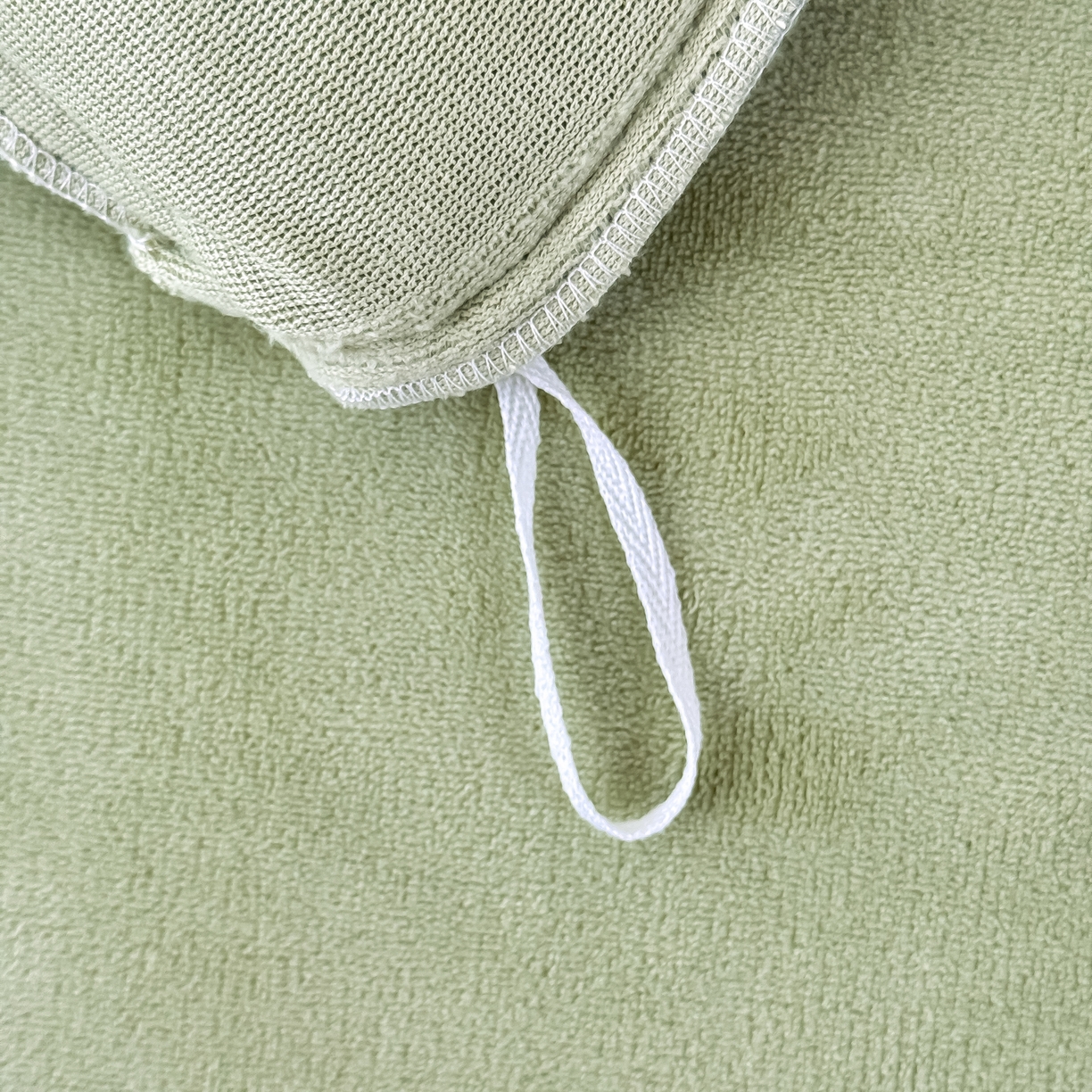 91家纺网 家纺一手货源 找家纺 KA家纺 2025新款冬轻奢刺绣款嵌绳大拼角牛奶绒四件套 轻奢牛奶绒-绿