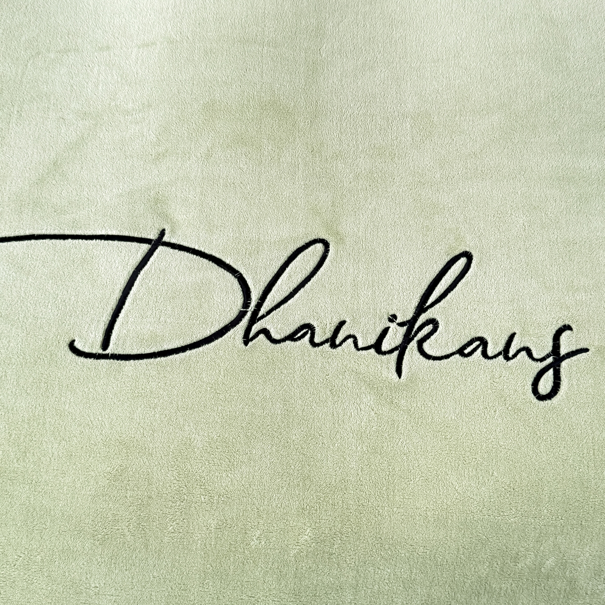 91家纺网 家纺一手货源 找家纺 KA家纺 2025新款冬轻奢刺绣款嵌绳大拼角牛奶绒四件套 轻奢牛奶绒-绿