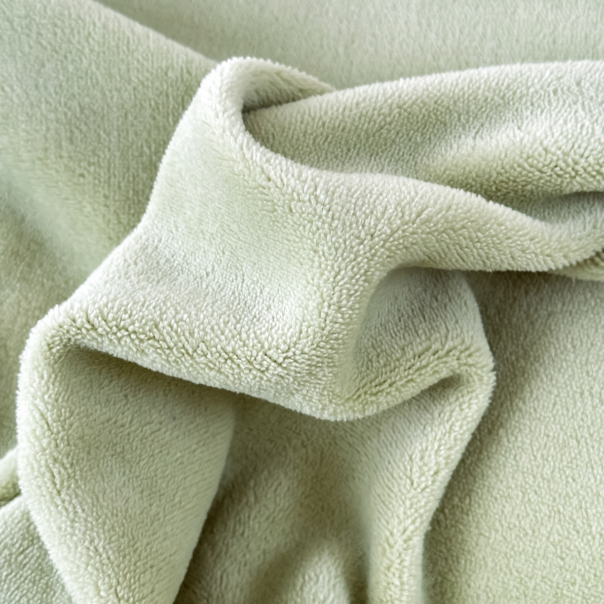 91家纺网 家纺一手货源 找家纺 （总）KA家纺 2025新款冬轻奢刺绣款嵌绳大拼角牛奶绒四件套