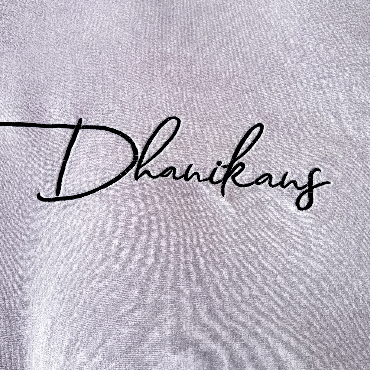 91家纺网 家纺一手货源 找家纺 KA家纺 2025新款冬轻奢刺绣款嵌绳大拼角牛奶绒四件套 轻奢牛奶绒-紫