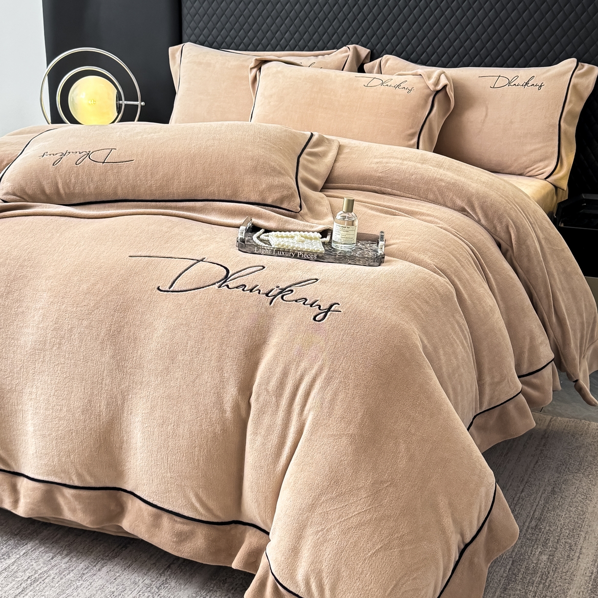 KA家纺 2025新款冬轻奢刺绣款嵌绳大拼角牛奶绒四件套 轻奢牛奶绒-香槟