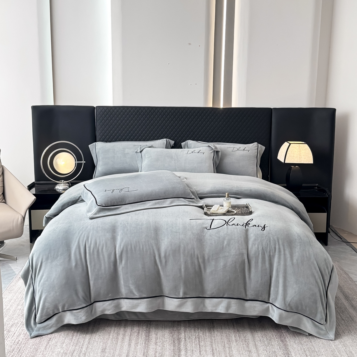 91家纺网 家纺一手货源 找家纺 KA家纺 2025新款冬轻奢刺绣款嵌绳大拼角牛奶绒四件套 轻奢牛奶绒-灰