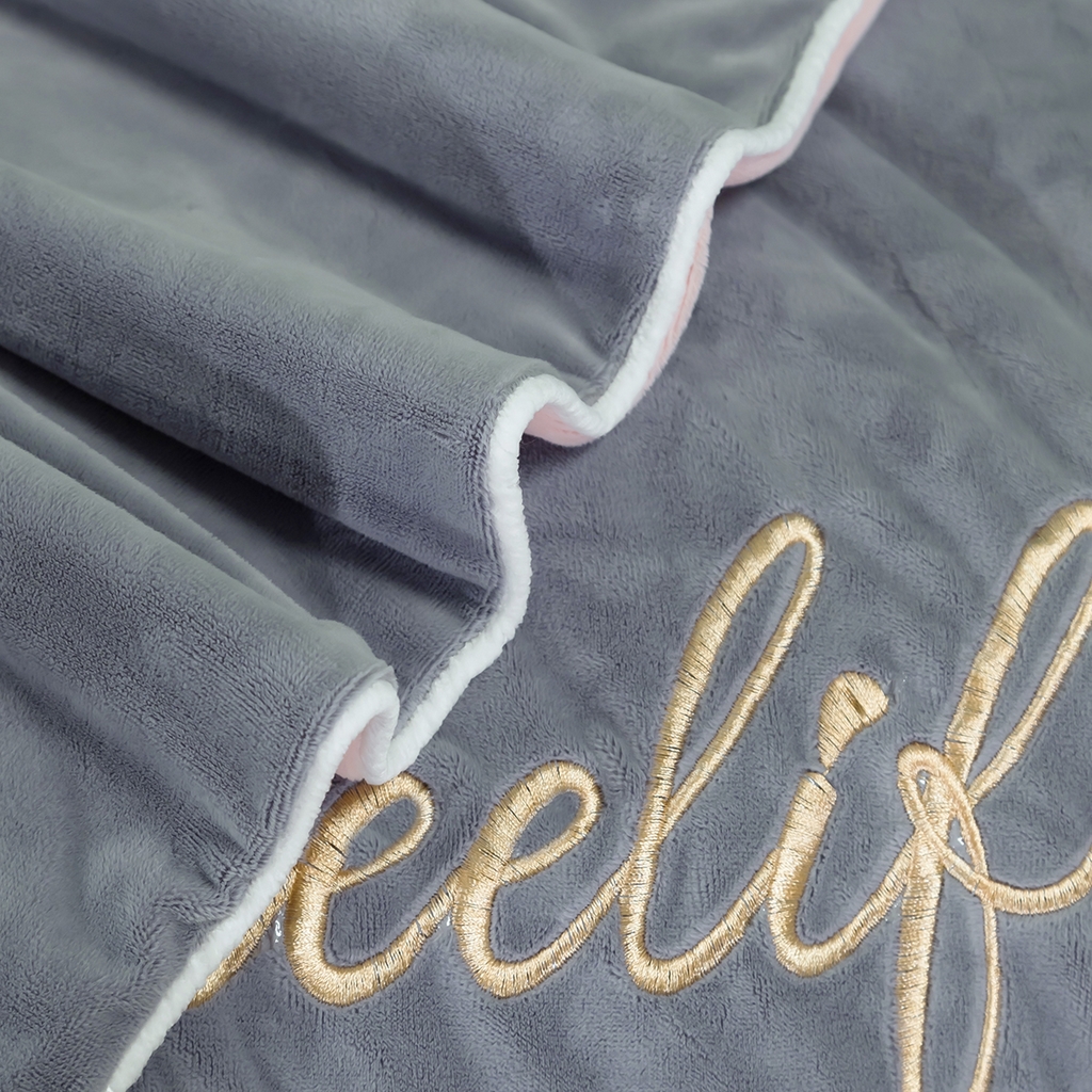 91家纺网 家纺一手货源 找家纺 千朵森 2025新款杰西卡250克加厚高端锦丝绒四件套-风格一 杰西卡-烟灰水粉