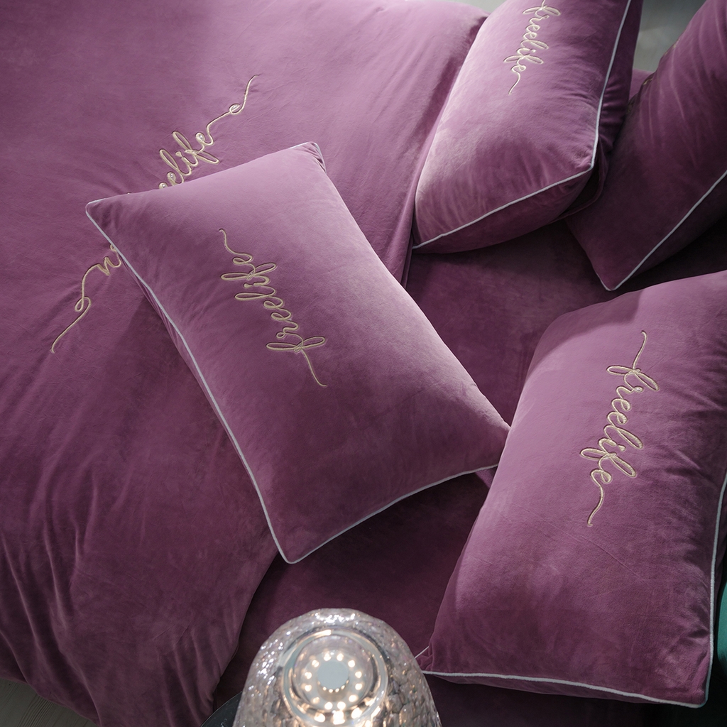 91家纺网 家纺一手货源 找家纺 千朵森 2025新款杰西卡250克加厚高端锦丝绒四件套-风格一 杰西卡-紫色