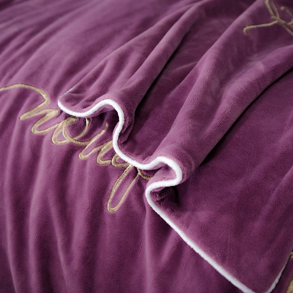 91家纺网 家纺一手货源 找家纺 千朵森 2025新款杰西卡250克加厚高端锦丝绒四件套-风格一 杰西卡-紫色