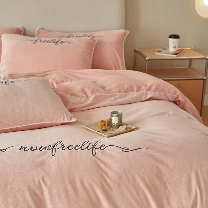 91家纺网 家纺一手货源 找家纺 （总）千朵森 2025新款杰西卡250克加厚高端锦丝绒四件套-风格二