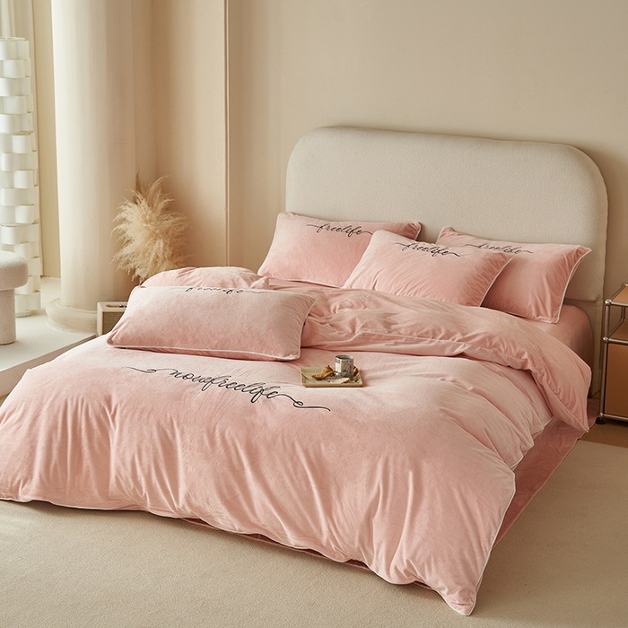 91家纺网 家纺一手货源 找家纺 （总）千朵森 2025新款杰西卡250克加厚高端锦丝绒四件套-风格二