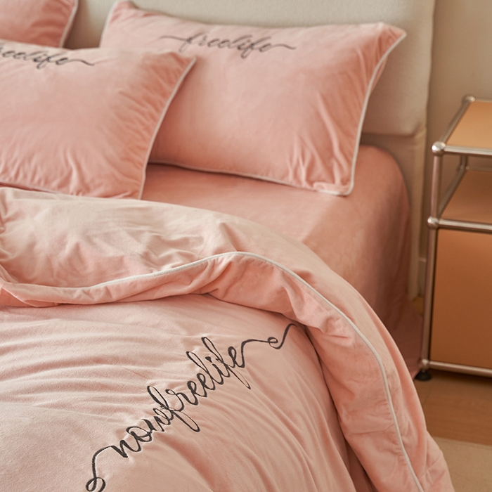 91家纺网 家纺一手货源 找家纺 （总）千朵森 2025新款杰西卡250克加厚高端锦丝绒四件套-风格二