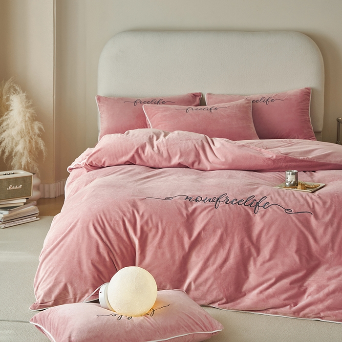 91家纺网 家纺一手货源 找家纺 （总）千朵森 2025新款杰西卡250克加厚高端锦丝绒四件套-风格二