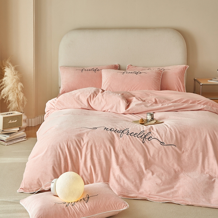 91家纺网 家纺一手货源 找家纺 千朵森 2025新款杰西卡250克加厚高端锦丝绒四件套-风格二 杰西卡-艾玉