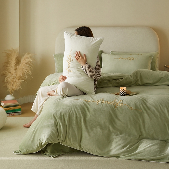千朵森 2025新款杰西卡250克加厚高端锦丝绒四件套-风格二 杰西卡-嫩芽绿