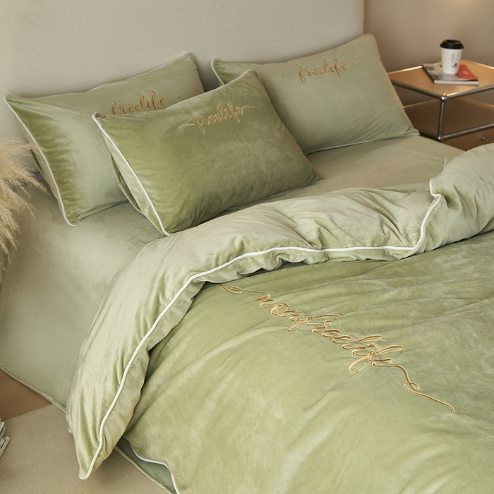 91家纺网 家纺一手货源 找家纺 千朵森 2025新款杰西卡250克加厚高端锦丝绒四件套-风格二 杰西卡-嫩芽绿