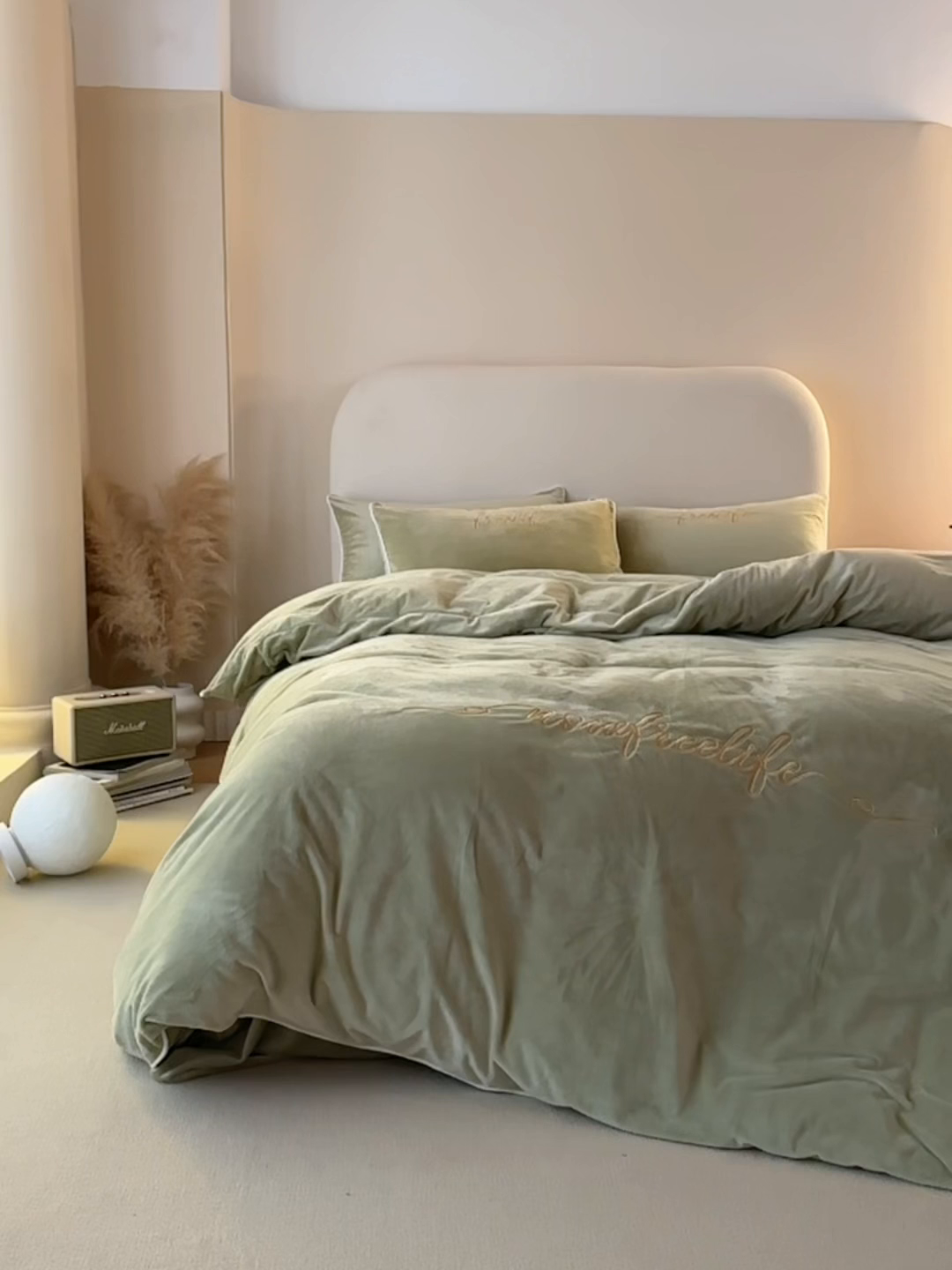 91家纺网 家纺一手货源 找家纺 千朵森 2025新款杰西卡250克加厚高端锦丝绒四件套-风格二 杰西卡-嫩芽绿