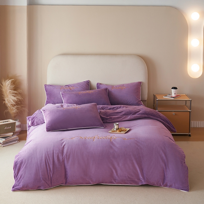 91家纺网 家纺一手货源 找家纺 千朵森 2025新款杰西卡250克加厚高端锦丝绒四件套-风格二 杰西卡-紫色