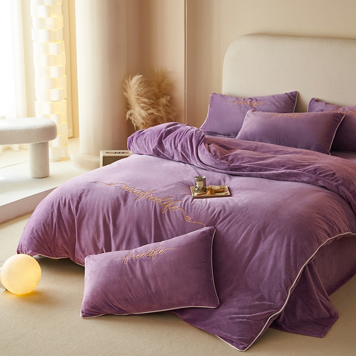 91家纺网 家纺一手货源 找家纺 千朵森 2025新款杰西卡250克加厚高端锦丝绒四件套-风格二 杰西卡-紫色