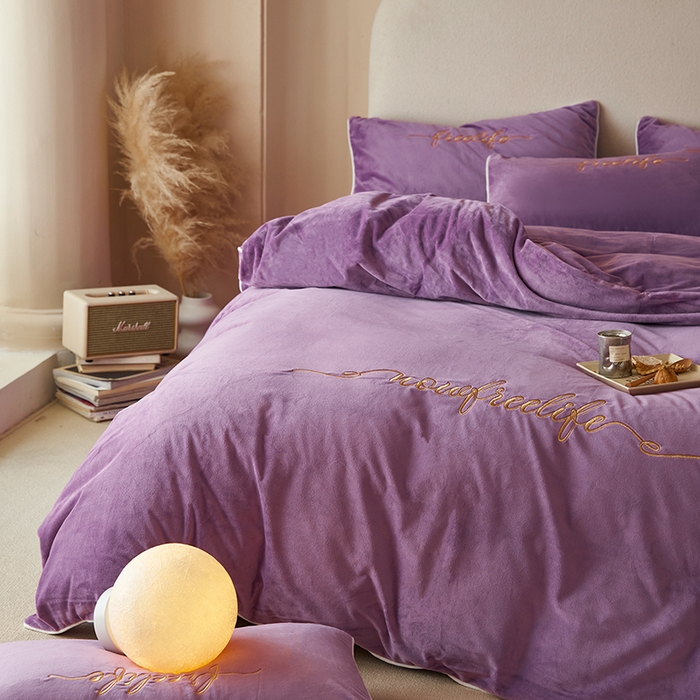 91家纺网 家纺一手货源 找家纺 千朵森 2025新款杰西卡250克加厚高端锦丝绒四件套-风格二 杰西卡-紫色